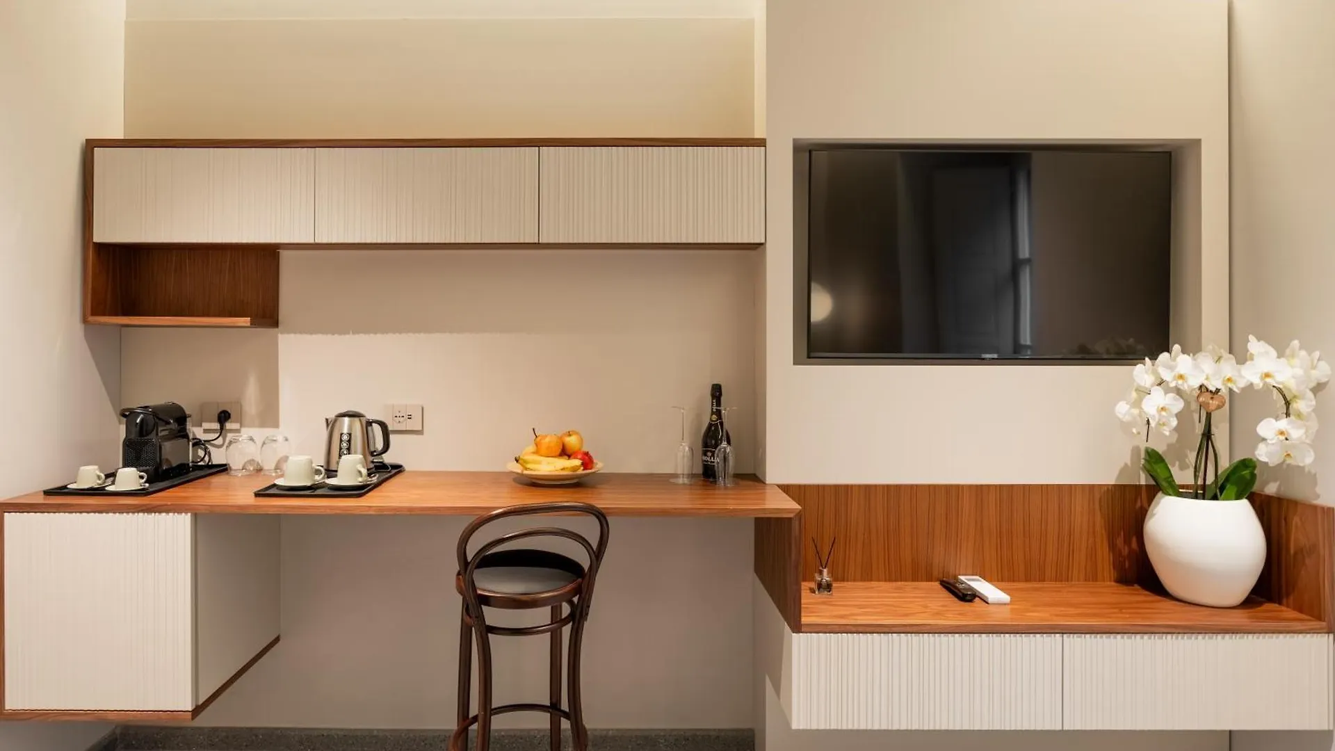 Domus Suites Colosseum 0*, רומא איטליה